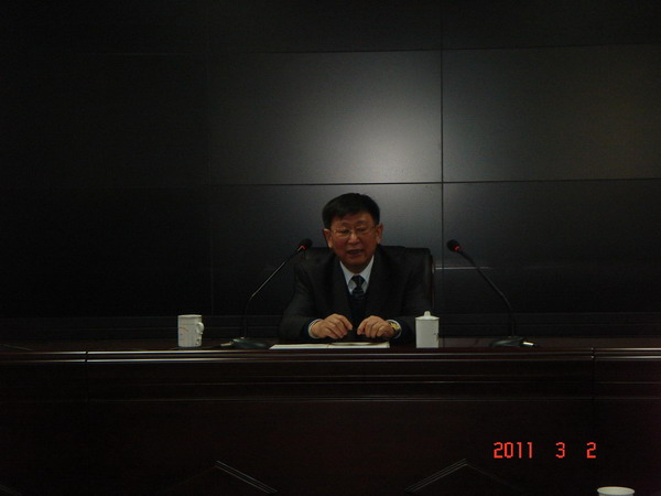 集團董事席華武總經(jīng)理、王重樂副總經(jīng)理，集團書記張正山親臨培訓(xùn)現(xiàn)場為大家授課